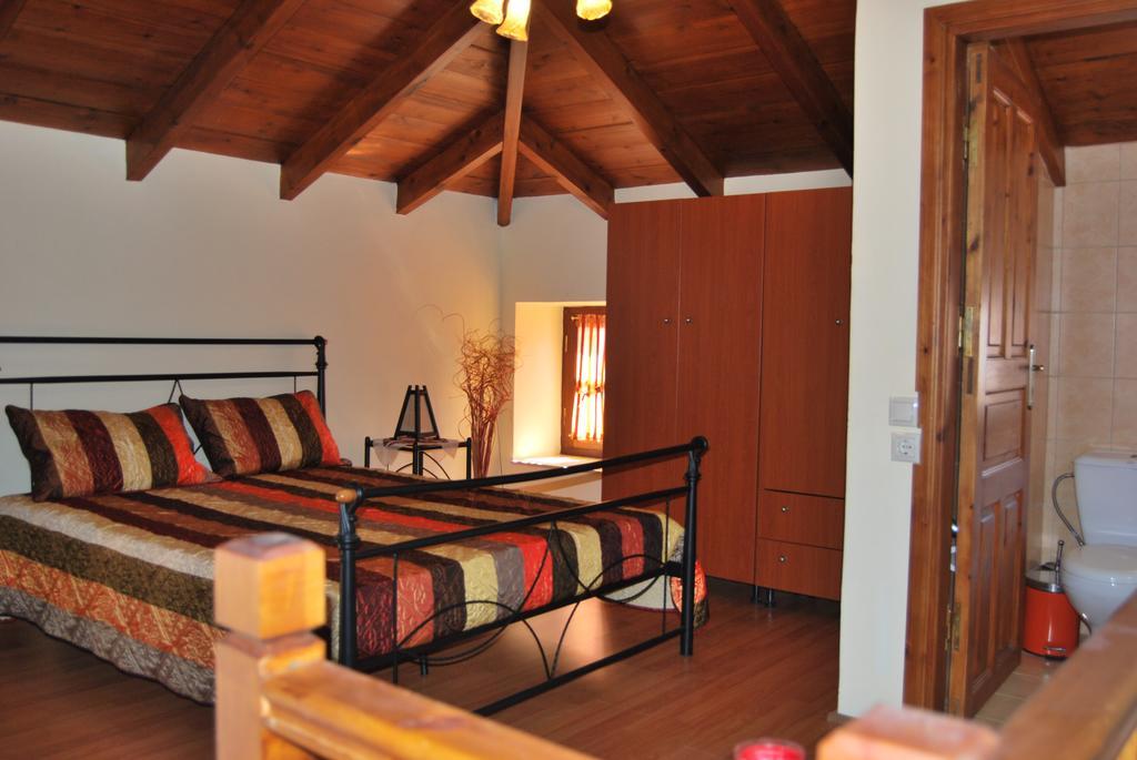 Mika'S House Villa Chalki Town Ruang foto