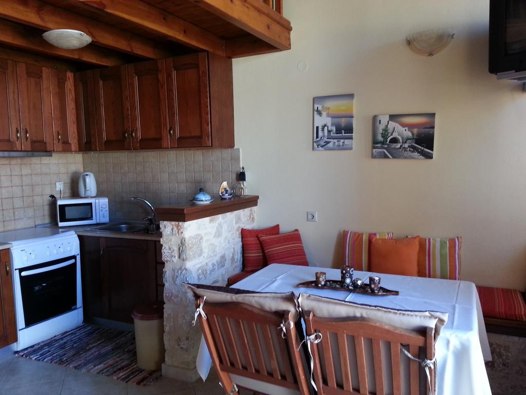 Mika'S House Villa Chalki Town Ruang foto