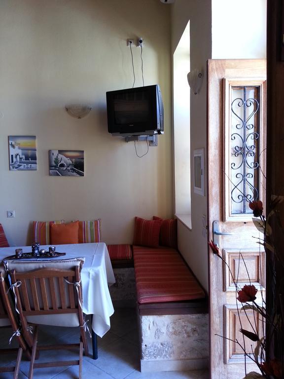 Mika'S House Villa Chalki Town Bagian luar foto