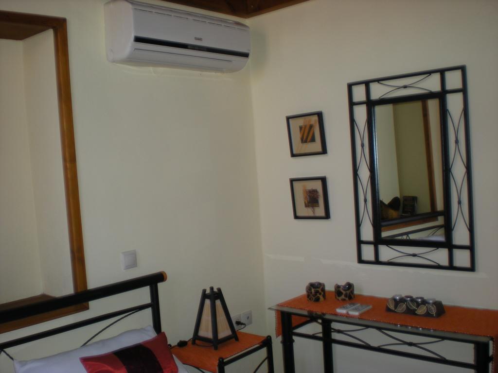 Mika'S House Villa Chalki Town Bagian luar foto